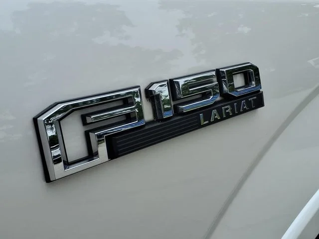 Used 2015 White Ford Lariat image 24