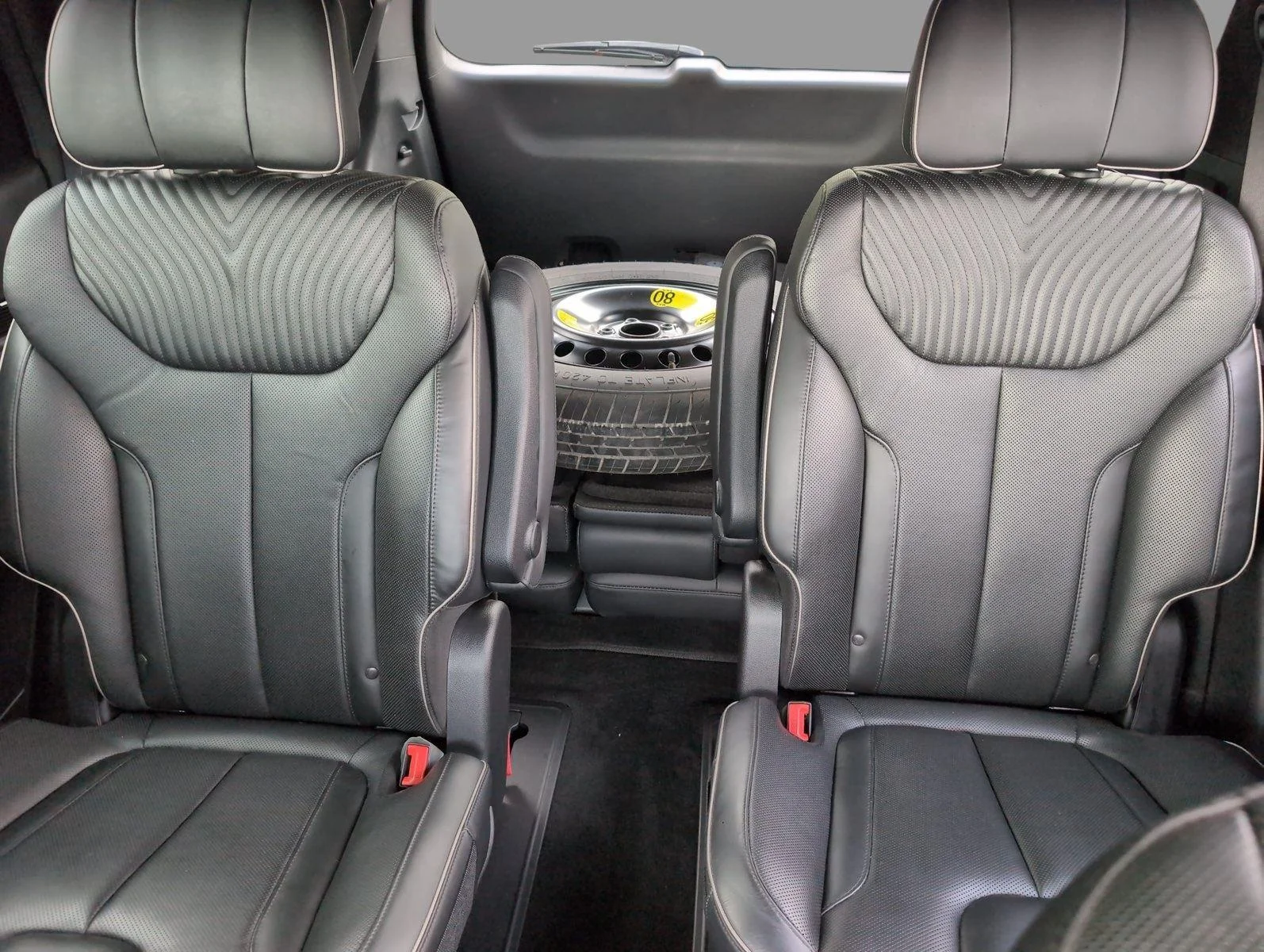 Used 2024 Sierra Burgundy Hyundai Calligraphy image 32