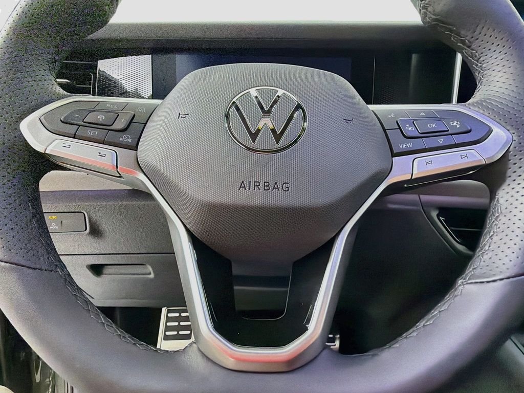 New 2026 Avocado Green w/Deep Black Roof Volkswagen 2.0T SE R-Line Black 4MOTION image 11
