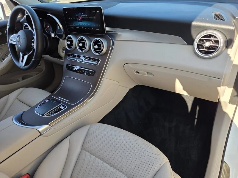 Used 2021 Polar White MERCEDES-BENZ GLC 300 SUV image 19