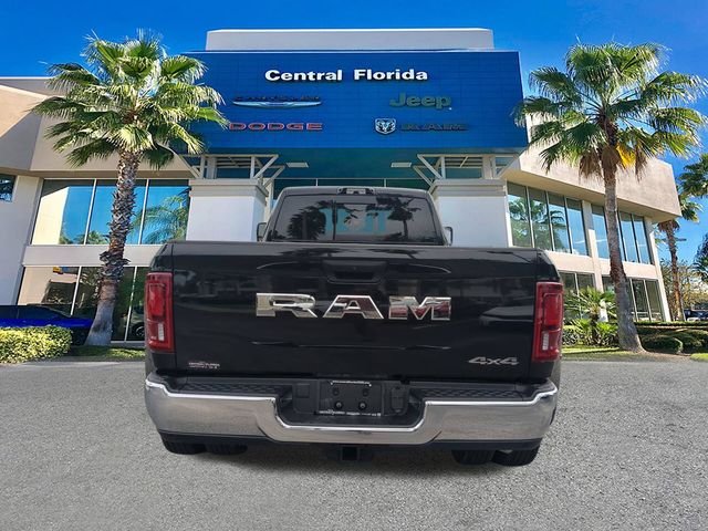 New 2026 Diamond Black Crystal Pearl-Coat Exterior Paint RAM Tradesman image 6