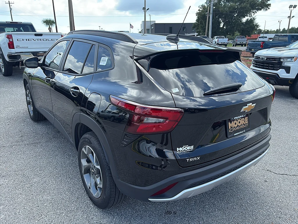 Used 2025 Mosaic Black Metallic Chevrolet  image 6