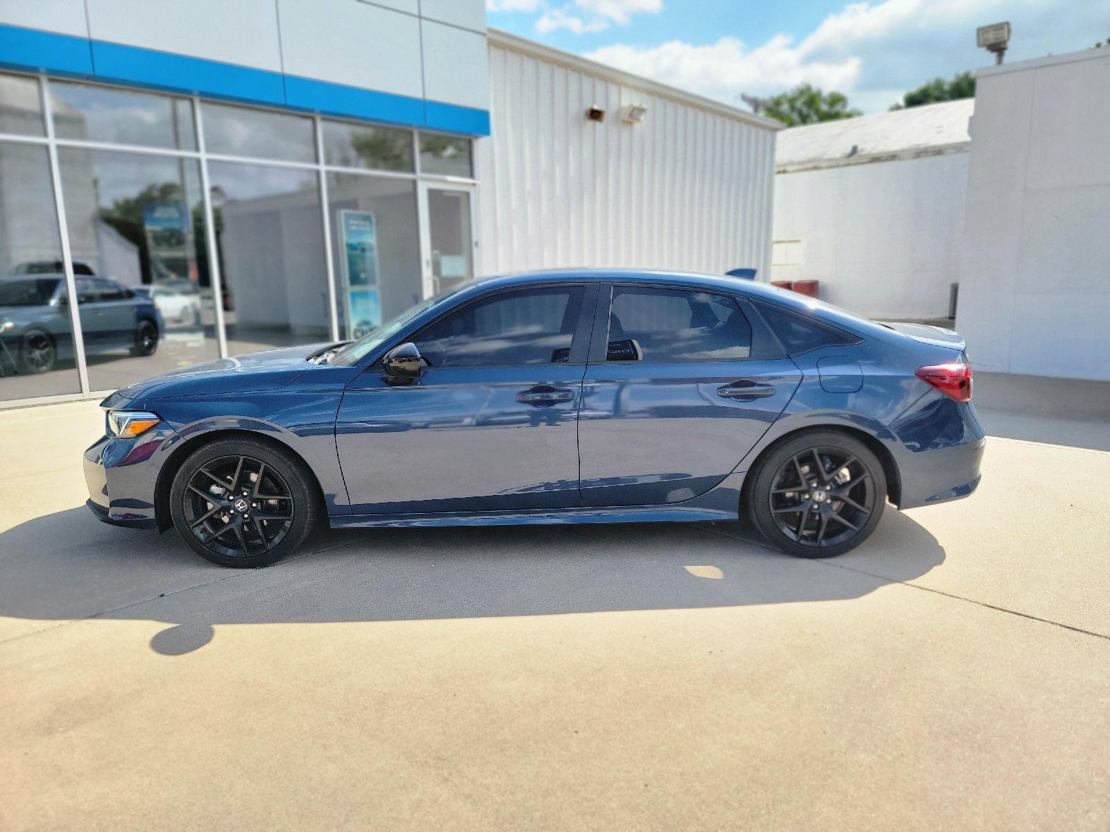 Used 2025 Blue Lagoon Pearl Honda Sport image 4