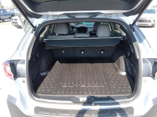 2025 Subaru Outback Limited - Photo 13