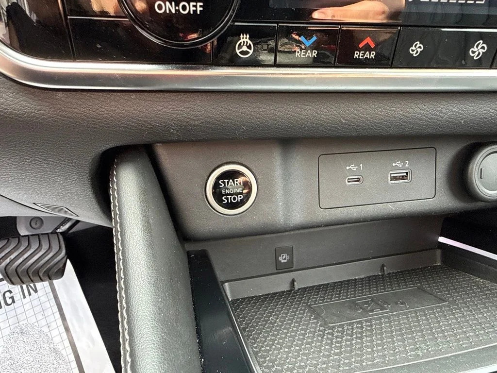 Used 2021 Gray Nissan Platinum image 38