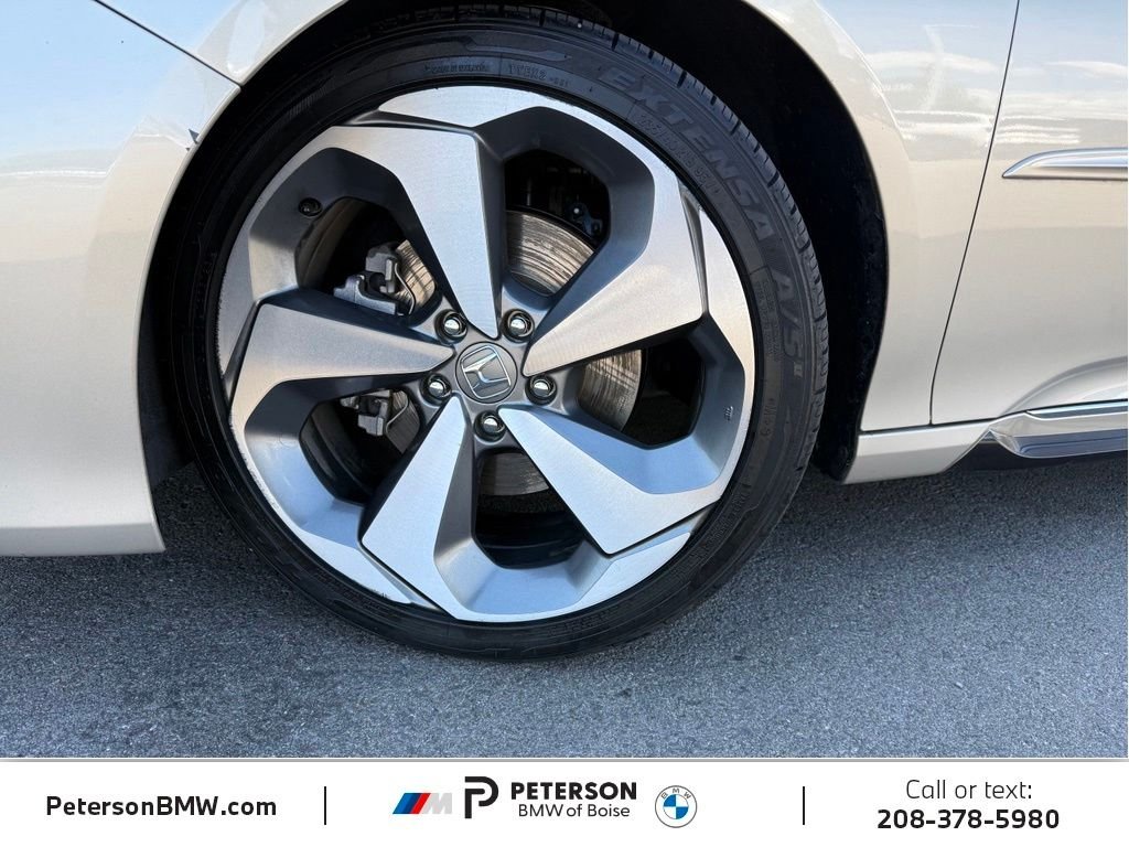 Used 2018  Honda Touring image 32