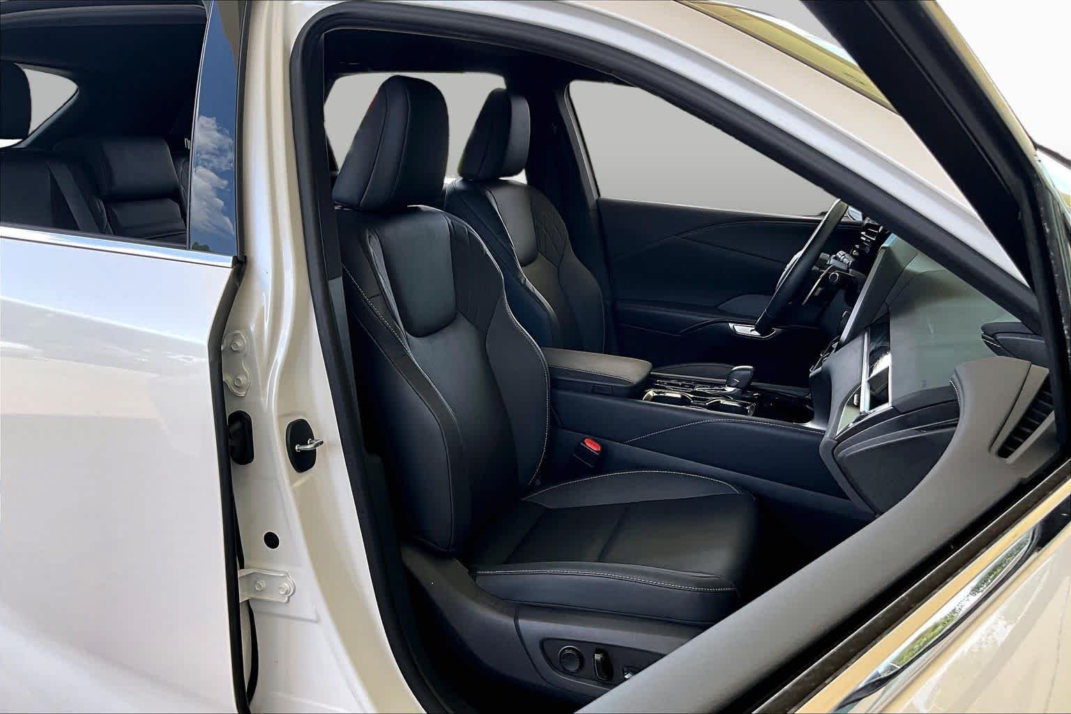 Used 2024 Eminent White Pearl Lexus  image 8