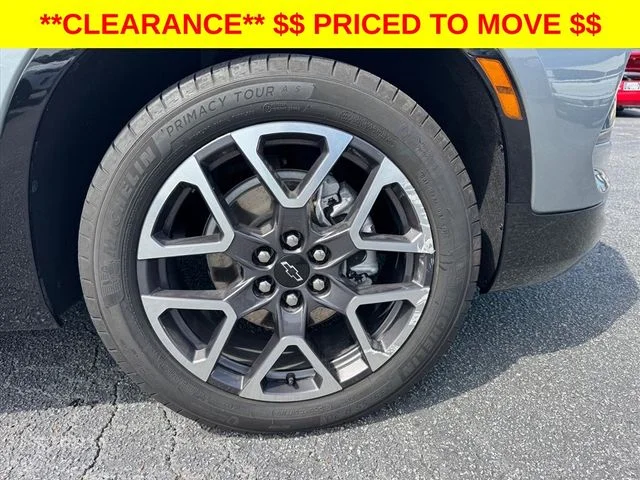 Used 2025 Gray Chevrolet RS image 33