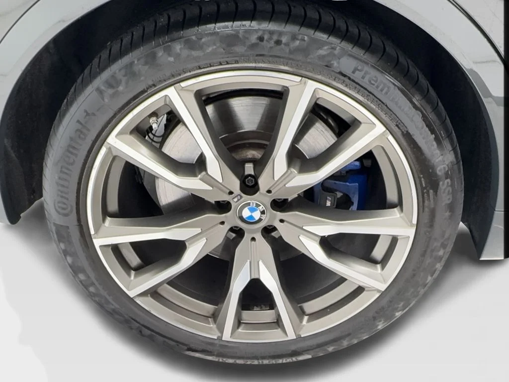 Used 2022 Gray BMW M50i image 16