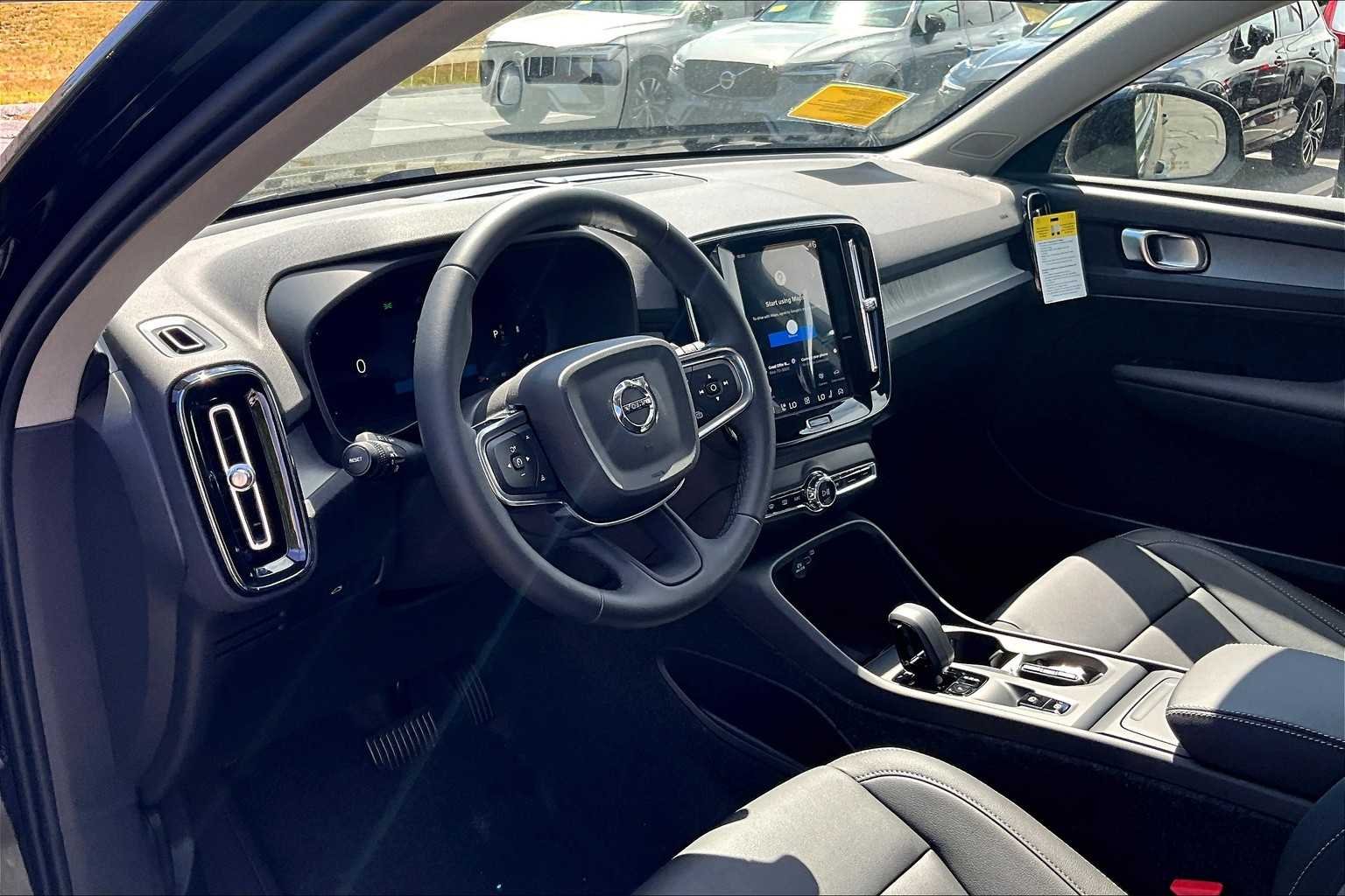 2026 Volvo XC40 Core - Photo 9