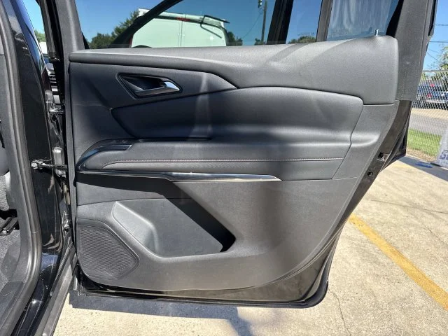 Used 2025 Black Chevrolet Z71 image 23