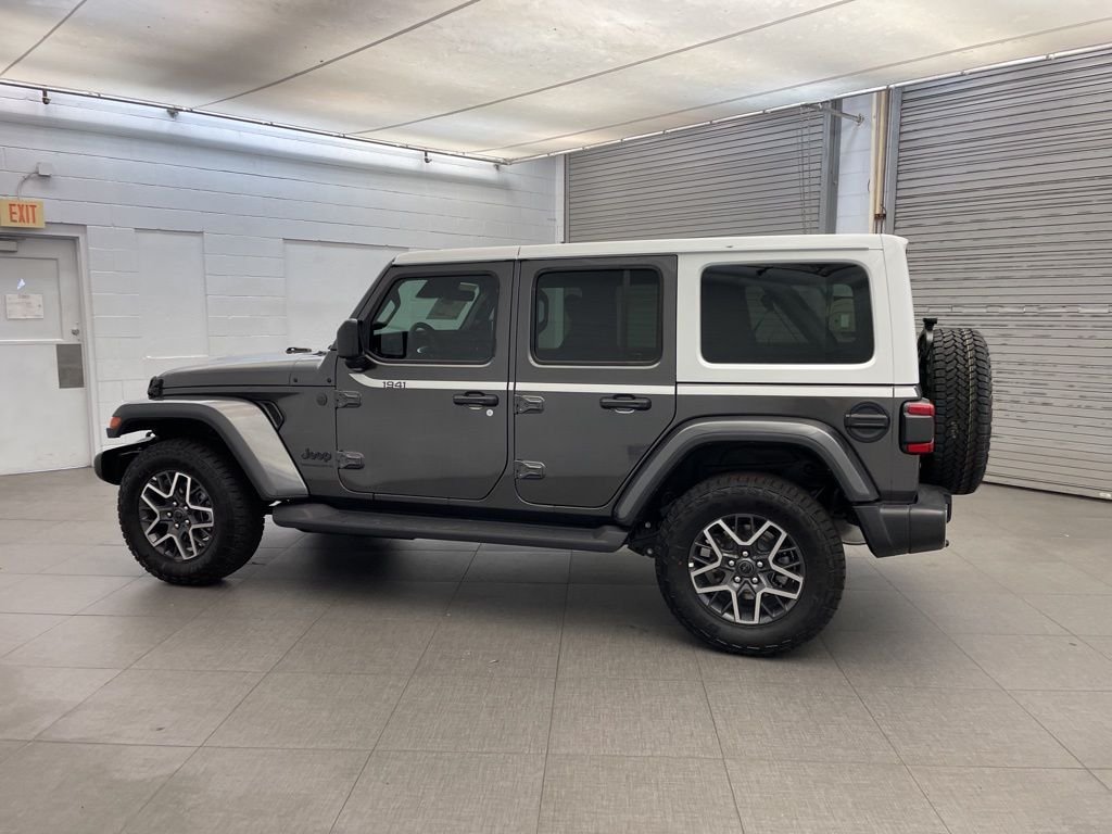 New 2026 Granite Crystal Metallic Clear-Coat Exterior Paint Jeep Sahara White Cap image 5