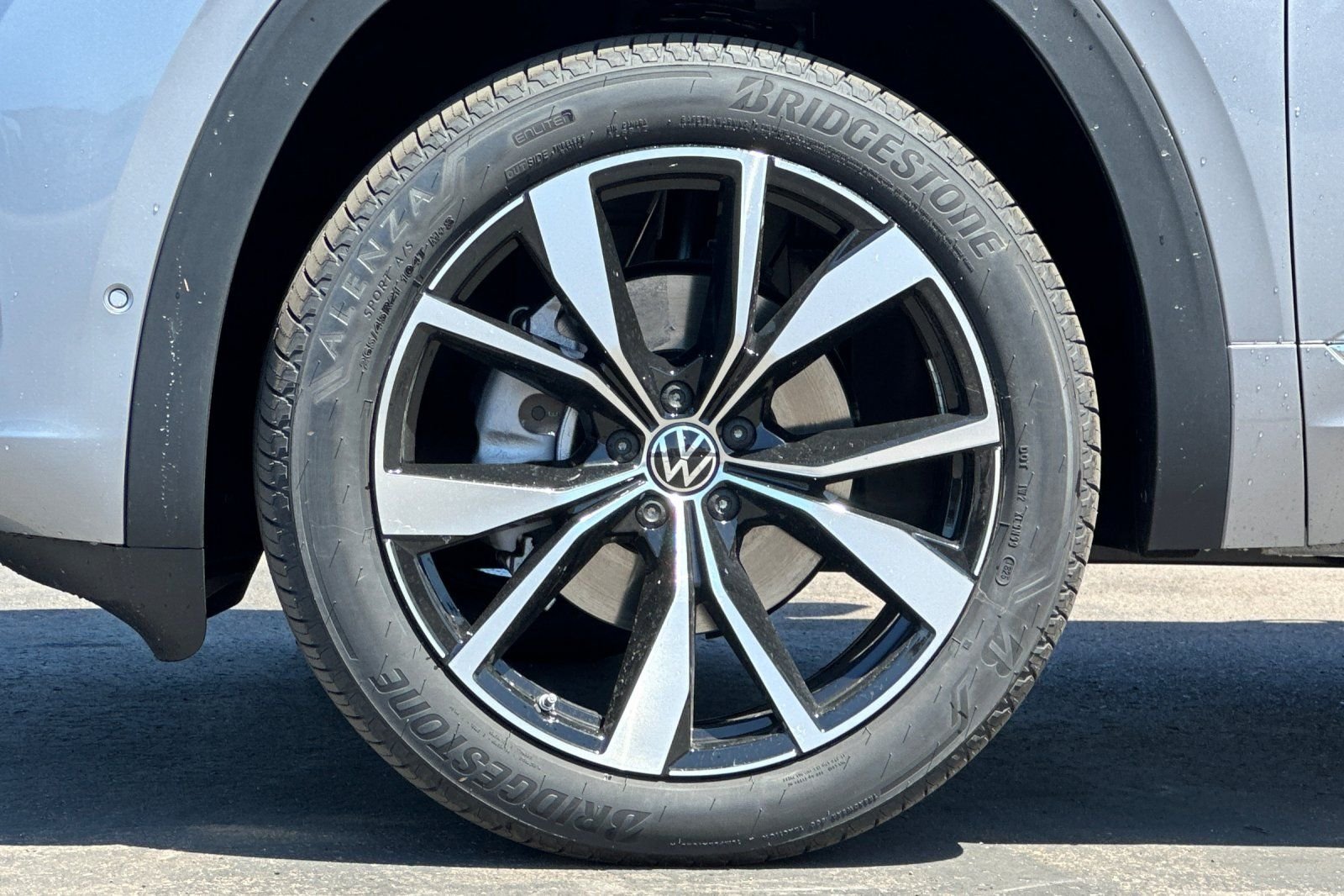 2026 Volkswagen Atlas Cross Sport SEL Premium R-LINE - Photo 26