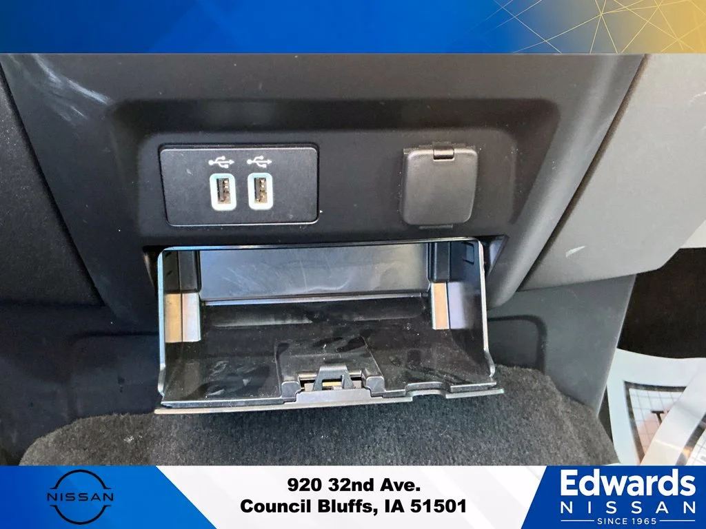 Used 2017 Black Ford XLT image 28
