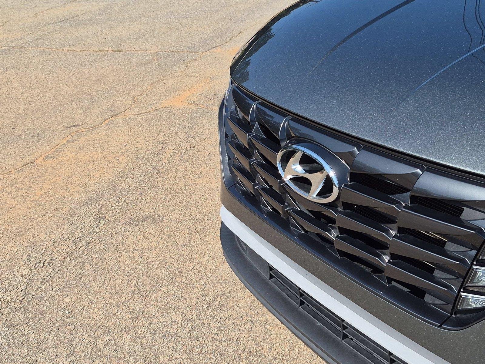 Used 2022 Amazon Gray Hyundai SE image 13