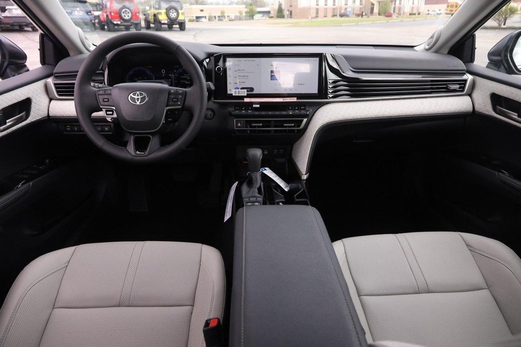 Used 2026 Reservoir Blue Toyota XLE AWD (Natl) image 21