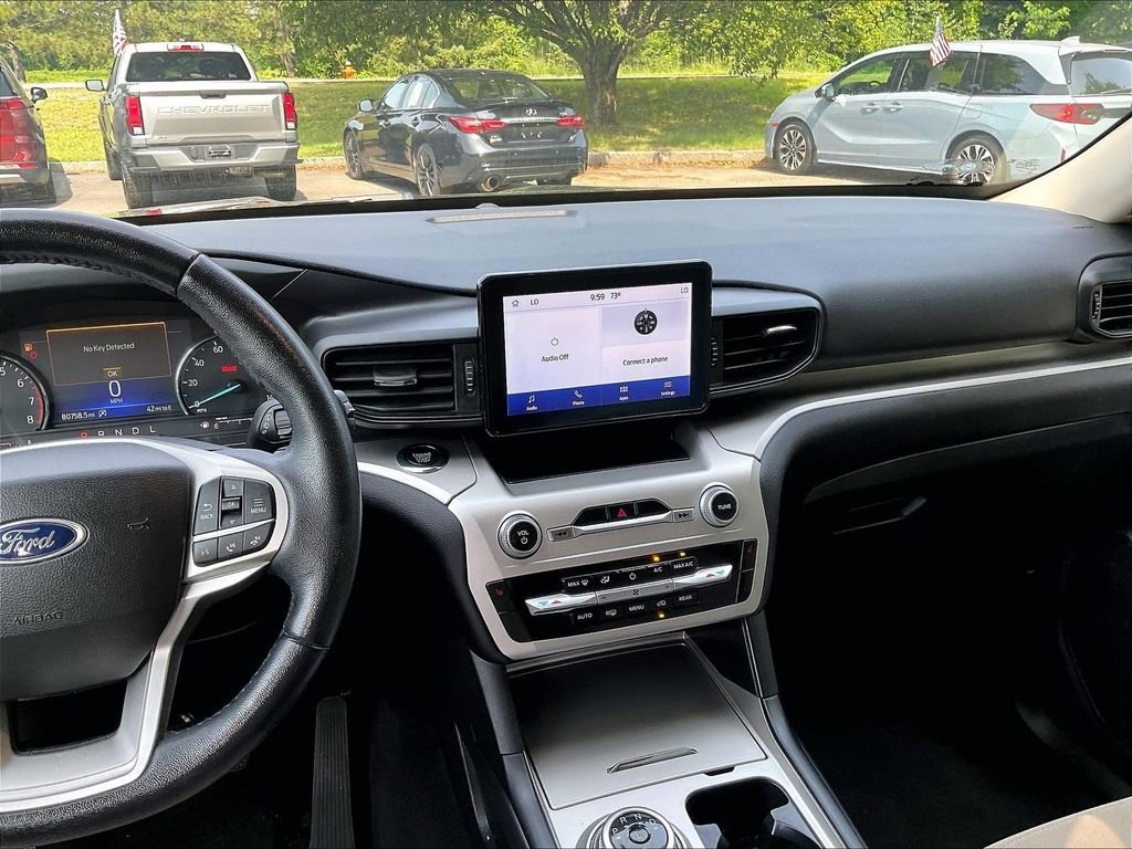 Used 2022 Black Ford XLT image 19