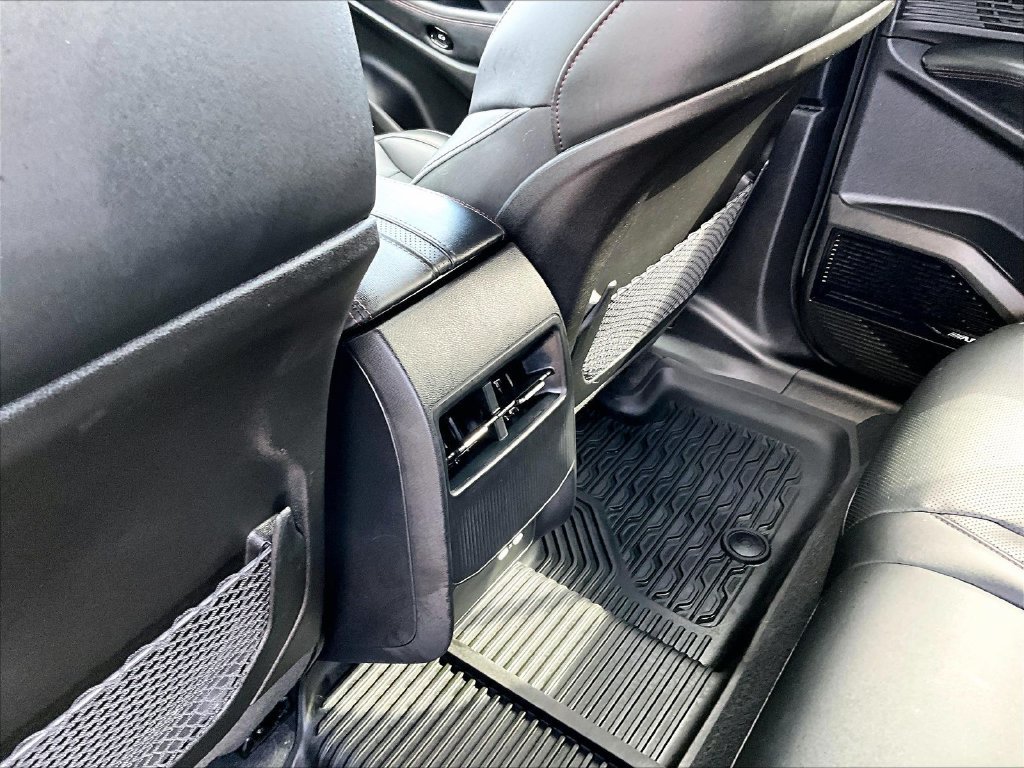 Used 2025 Silver Jeep Limited image 27
