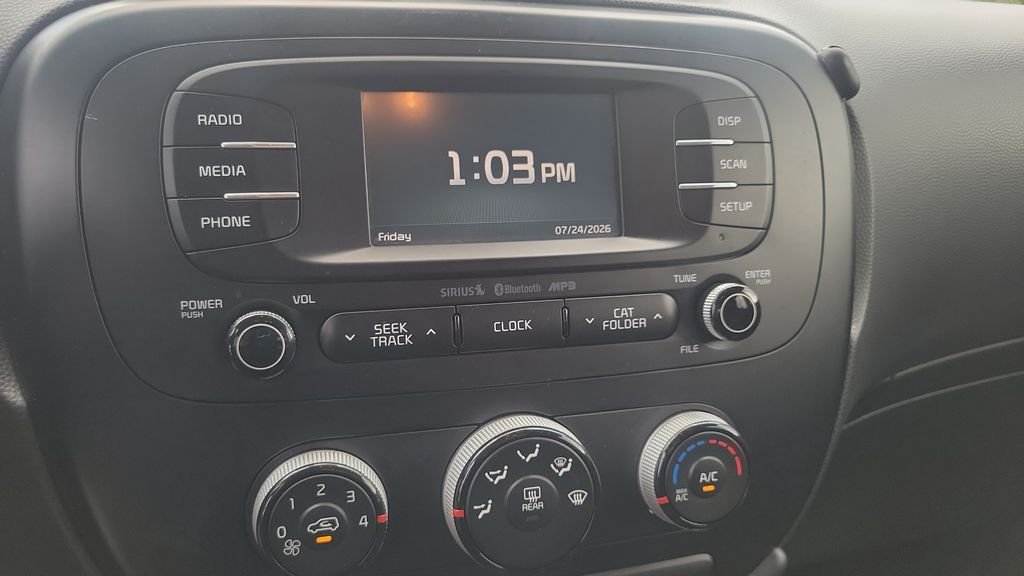 Used 2016 Blue Kia Plus image 14