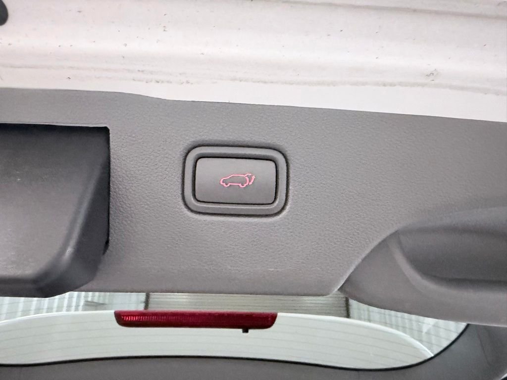 Used 2019 White Kia SX image 36
