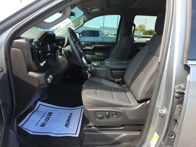 Used 2024 Silver GMC SLE image 17