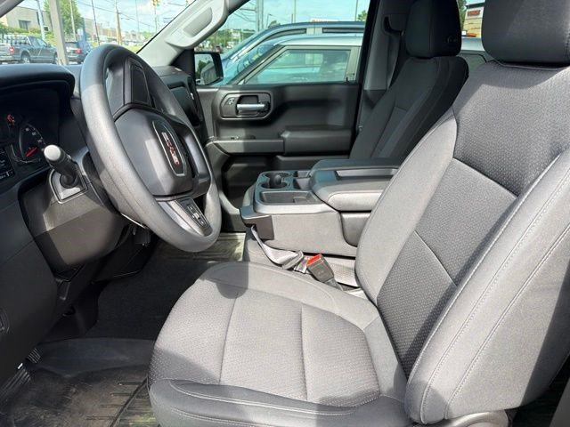 Used 2021 Pacific Blue Metallic GMC Base image 12