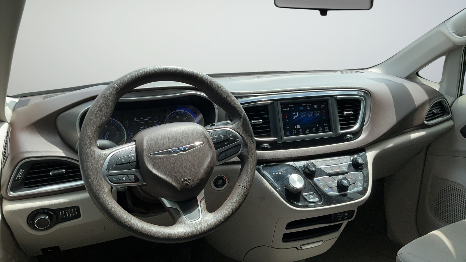 Used 2019 White Chrysler LX image 22