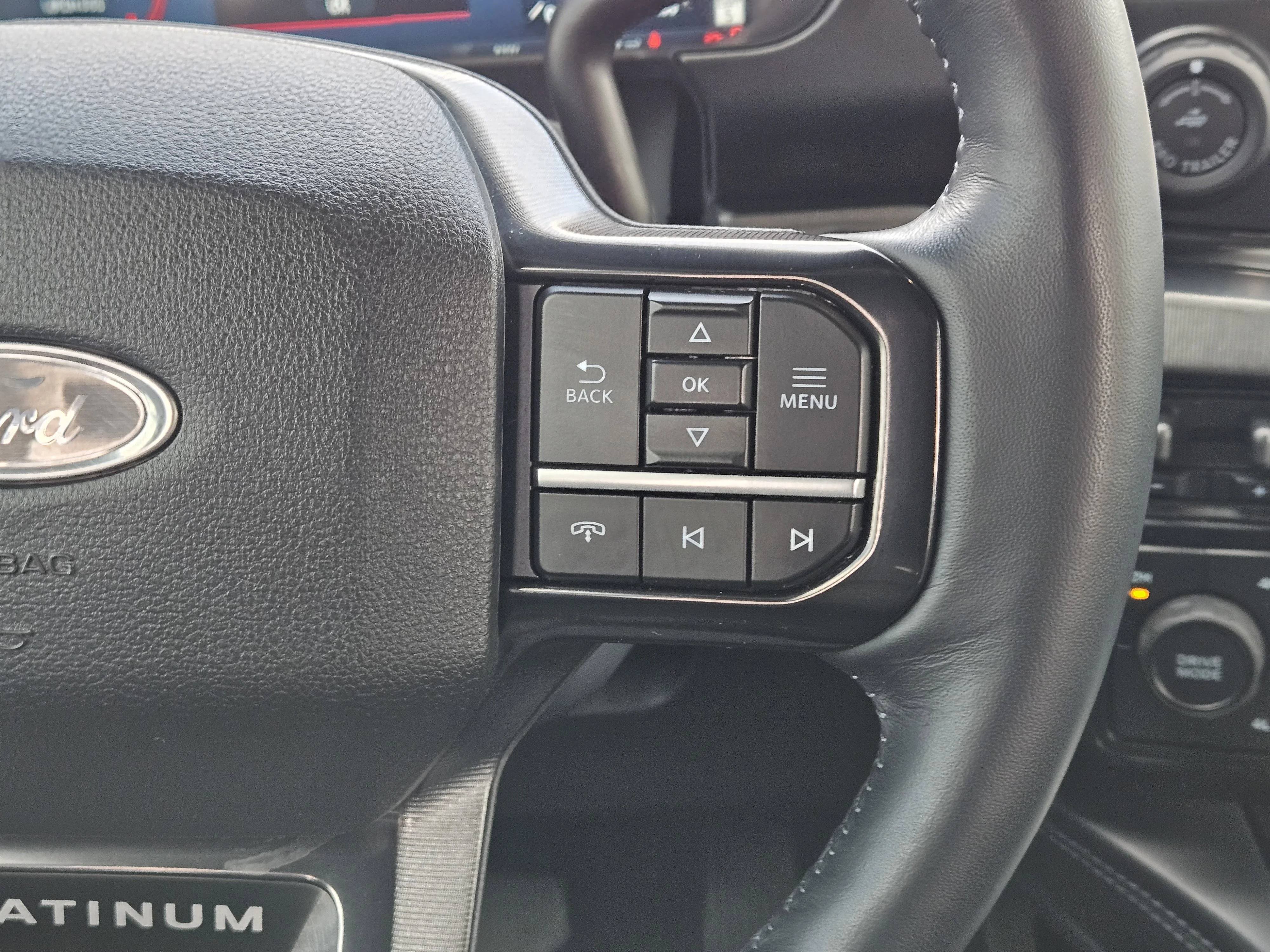 Used 2025  Ford Platinum image 30
