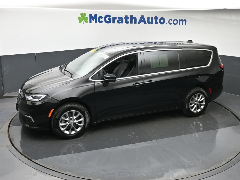 Used 2026 Black Chrysler Limited image 23