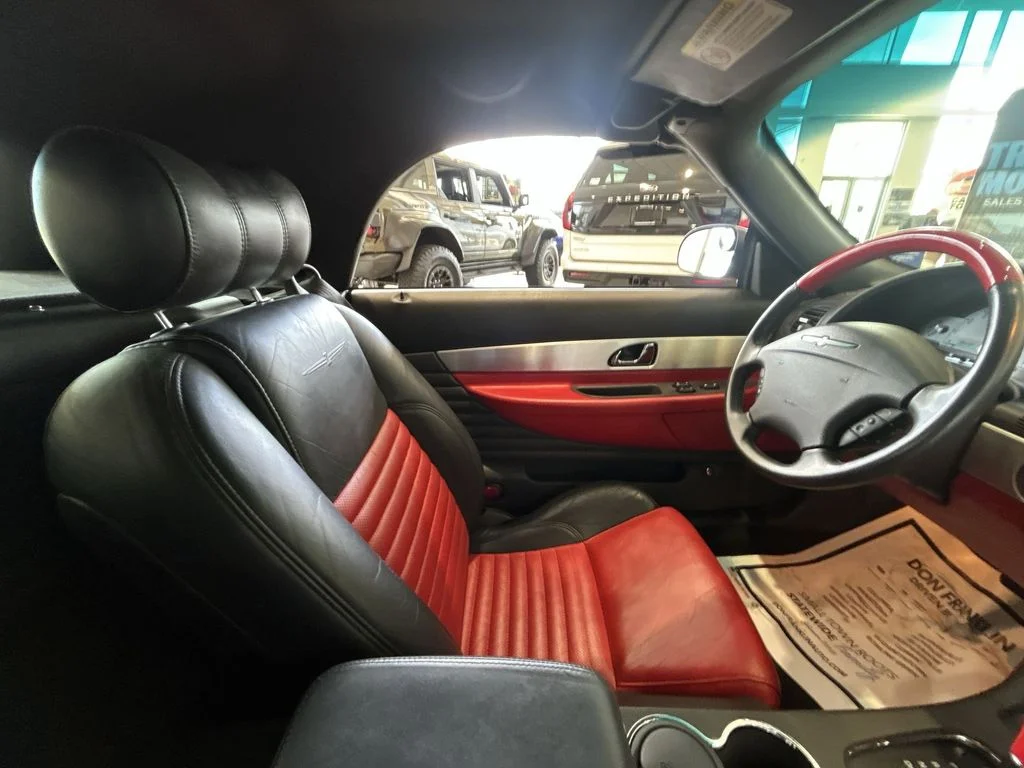 Used 2002 Red Ford Base image 10