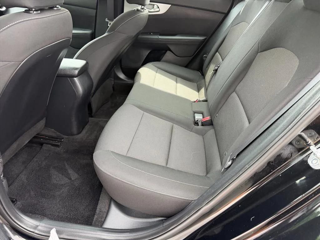 Used 2024 Black Kia LXS image 10