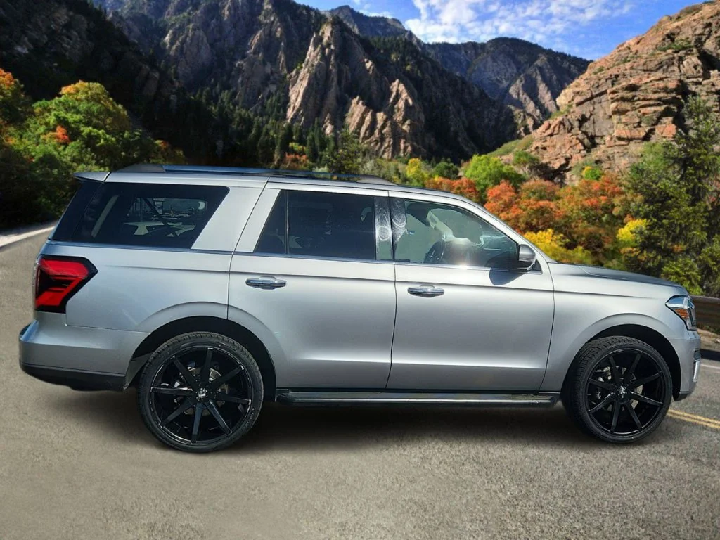 Used 2024 Silver Ford Limited image 2
