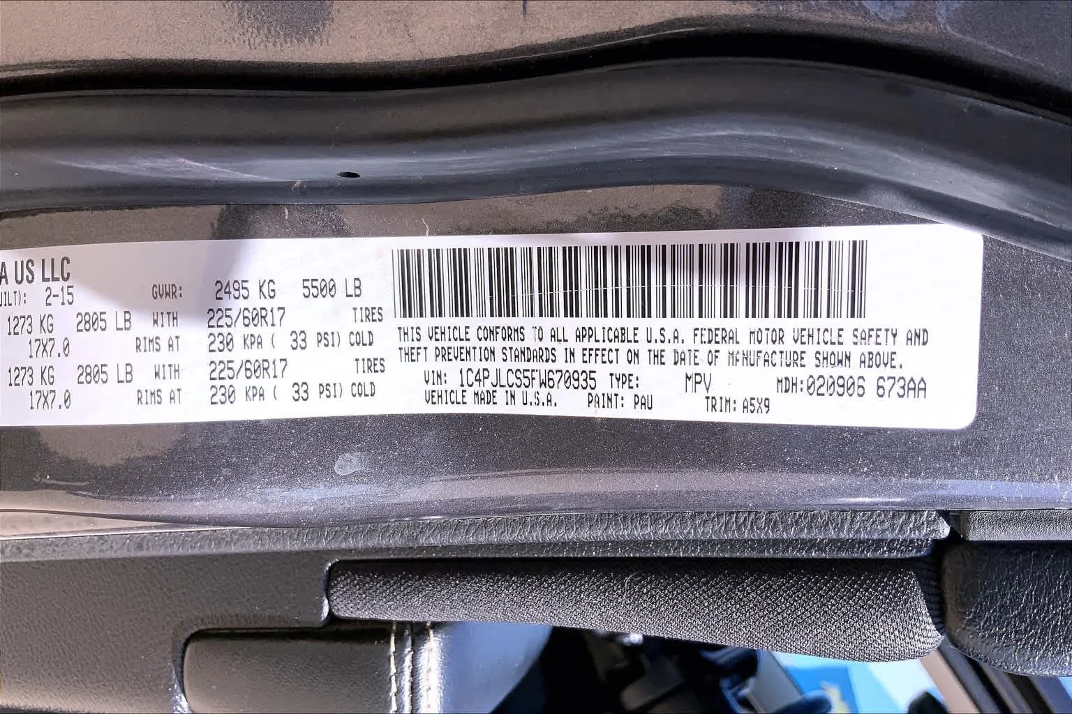 Used 2015 Granite Crystal Metallic Clearcoat Jeep Latitude image 35