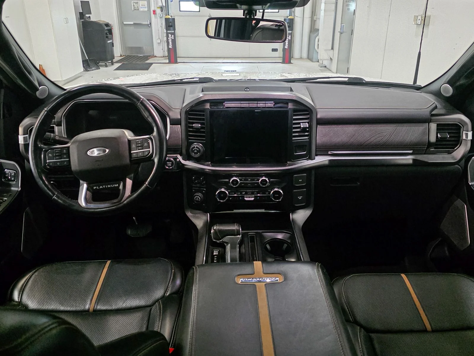 Used 2023  Ford Platinum image 24