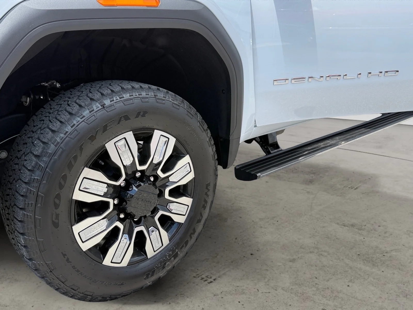 2026 GMC Sierra 2500HD Denali - Photo 7