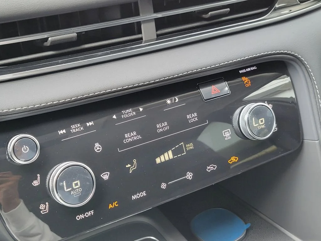 New 2027 MINERAL BLACK INFINITI Luxe FWD image 20