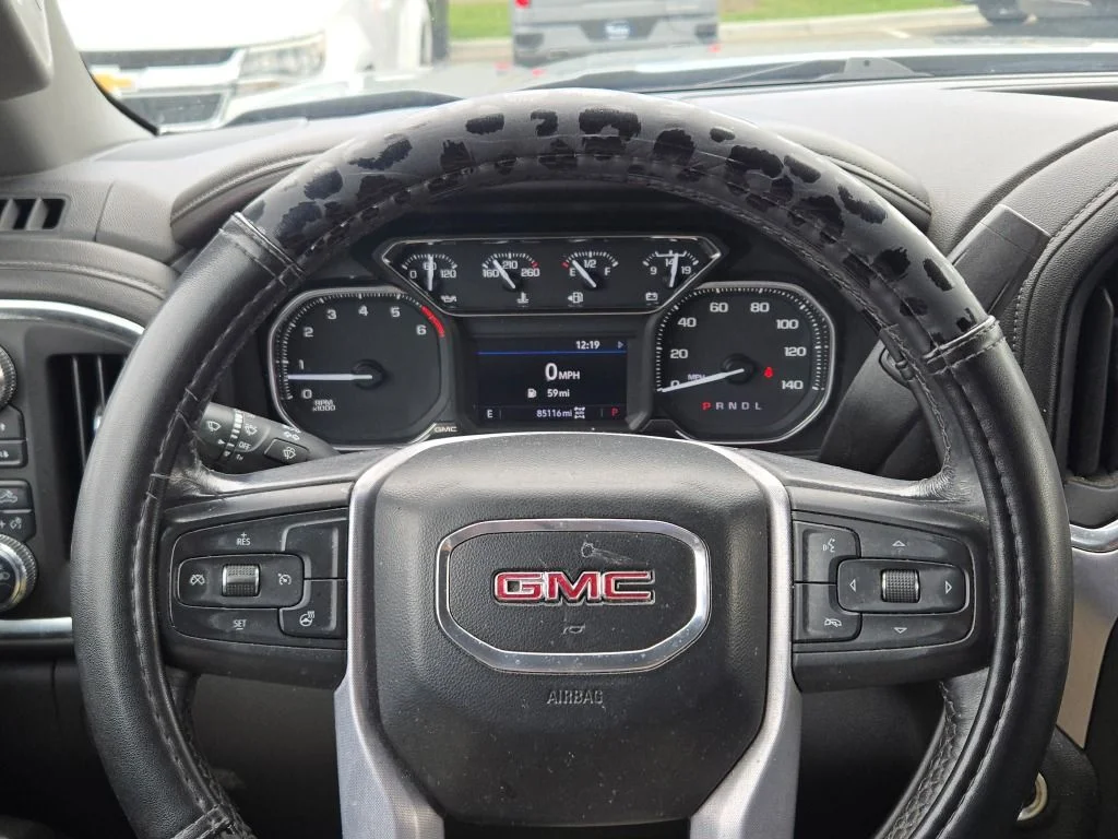 Used 2022 Gray GMC SLT image 27