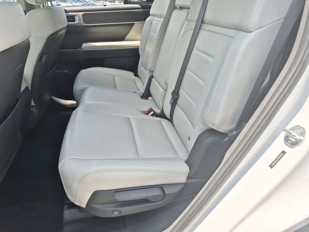 Used 2024 White Hyundai Limited image 24