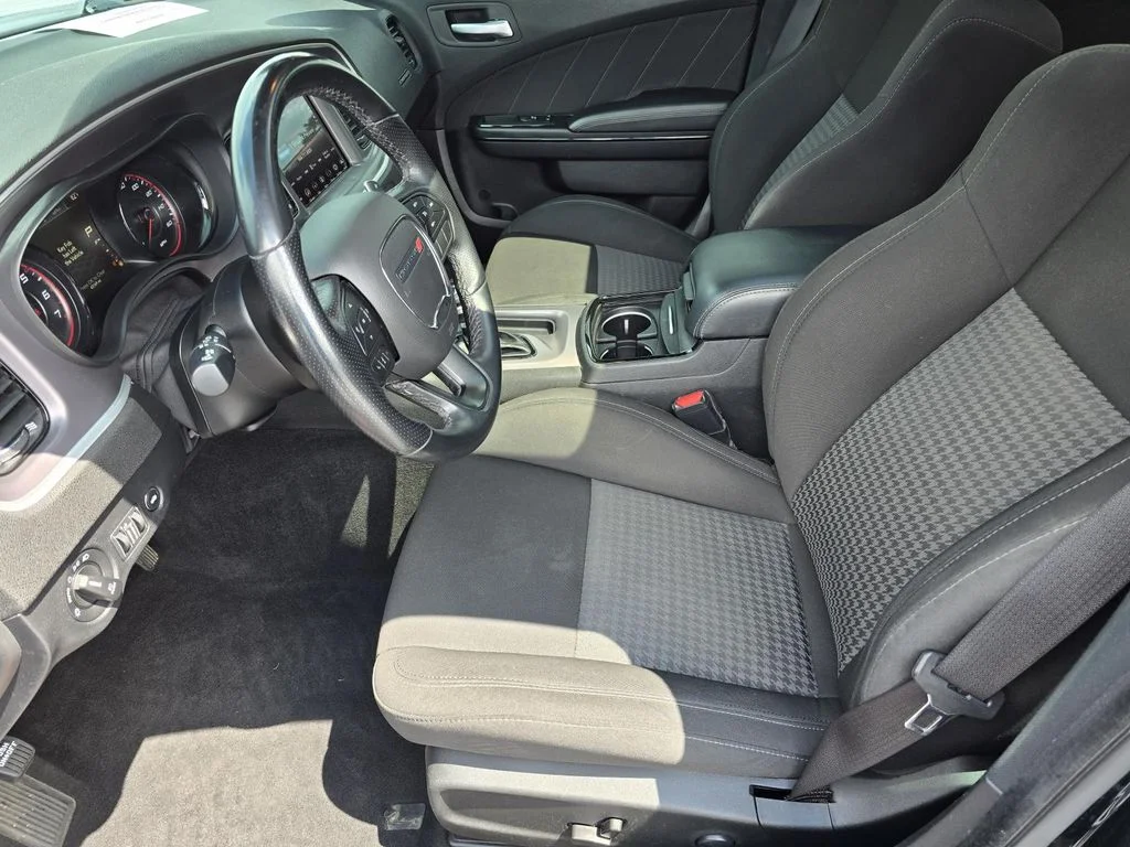 Used 2022 Pitch Black Clearcoat Dodge R/T image 9