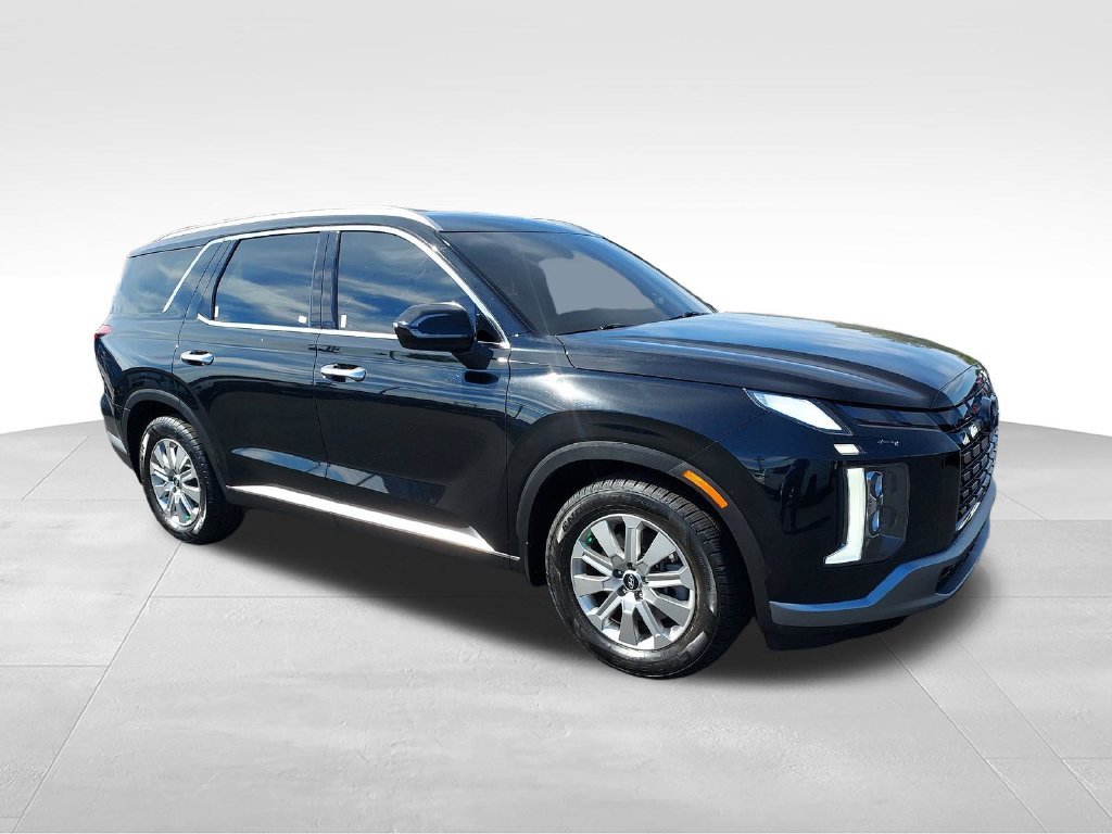 Used 2023 Black Hyundai SEL image 7