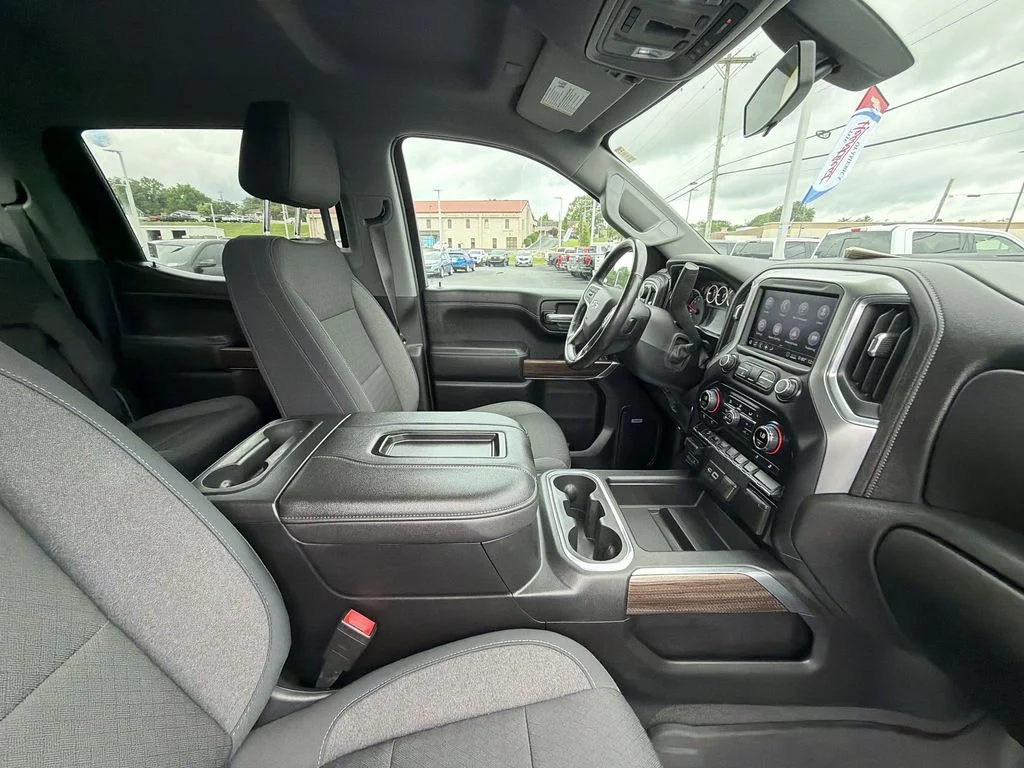 Used 2020 Silver Chevrolet RST image 15