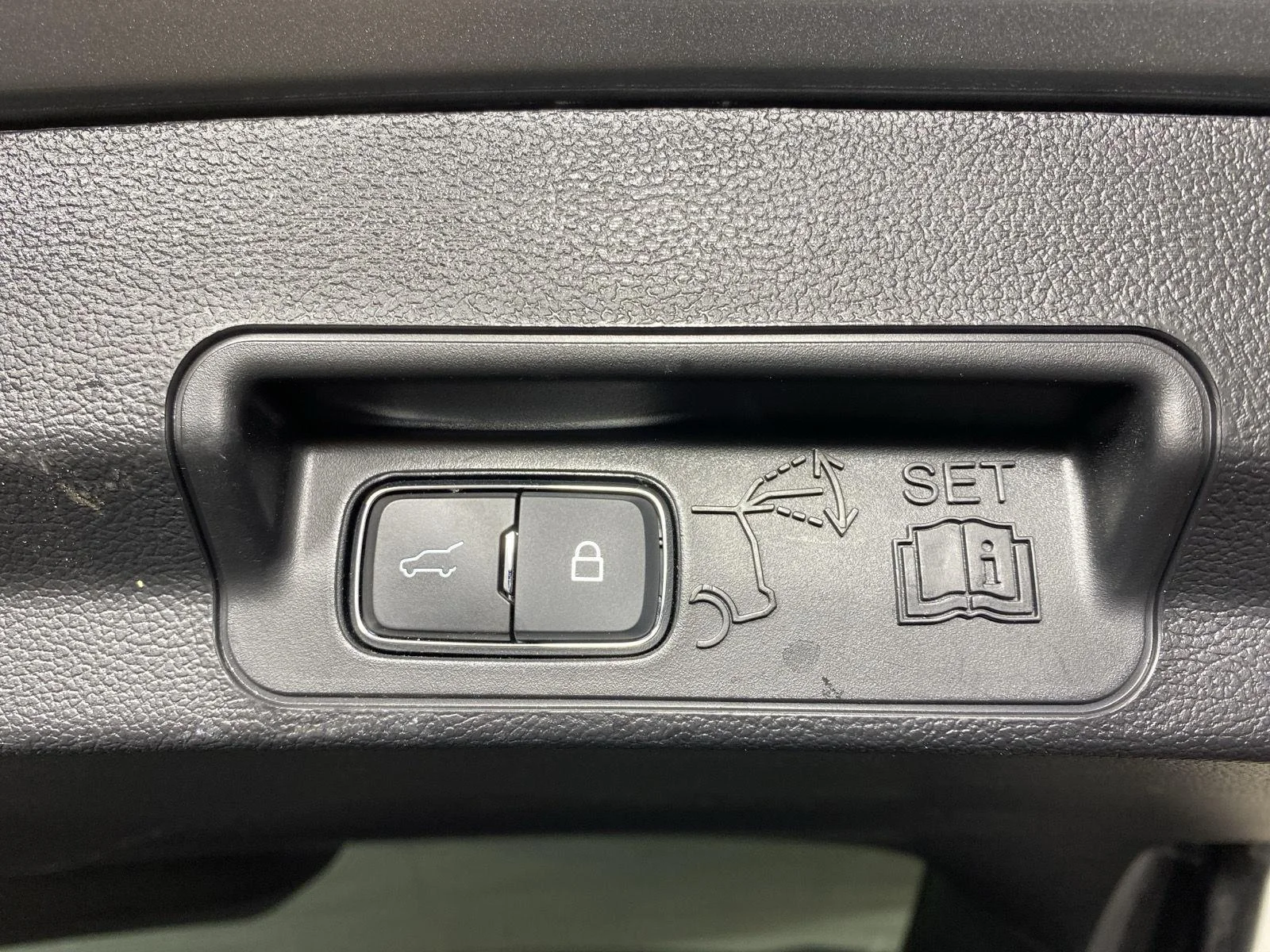 Used 2023 Iconic Silver Ford XLT image 28