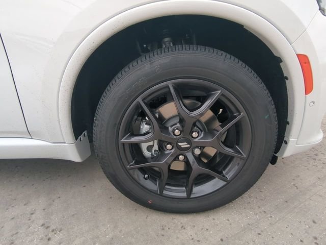New 2027 White Knuckle Clear-Coat Exterior Paint Dodge GT HEMI image 11