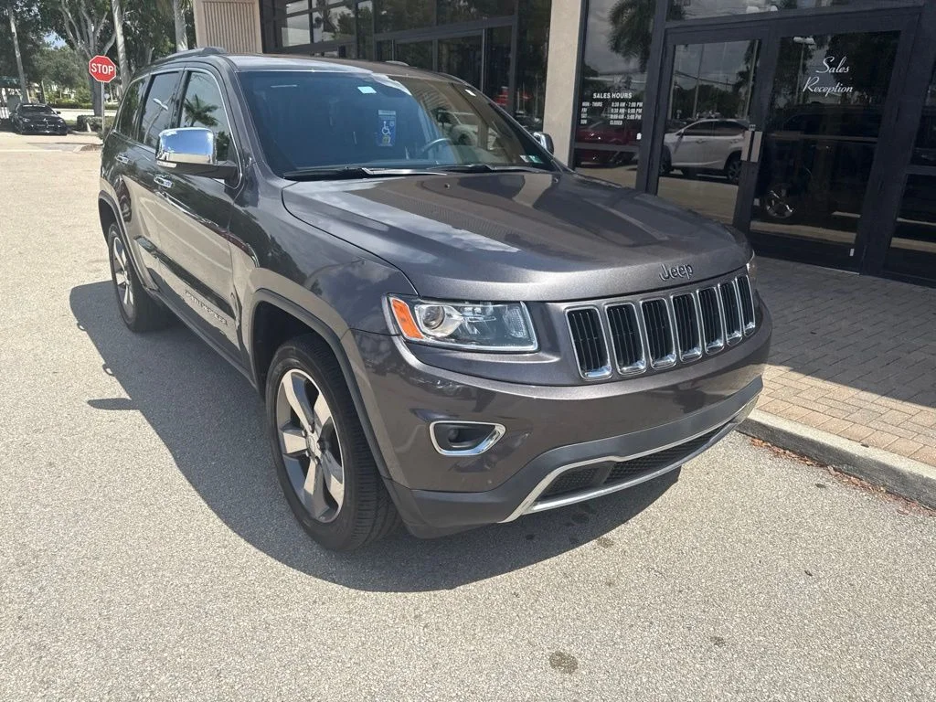 Used 2016 Gray Jeep Limited image 21