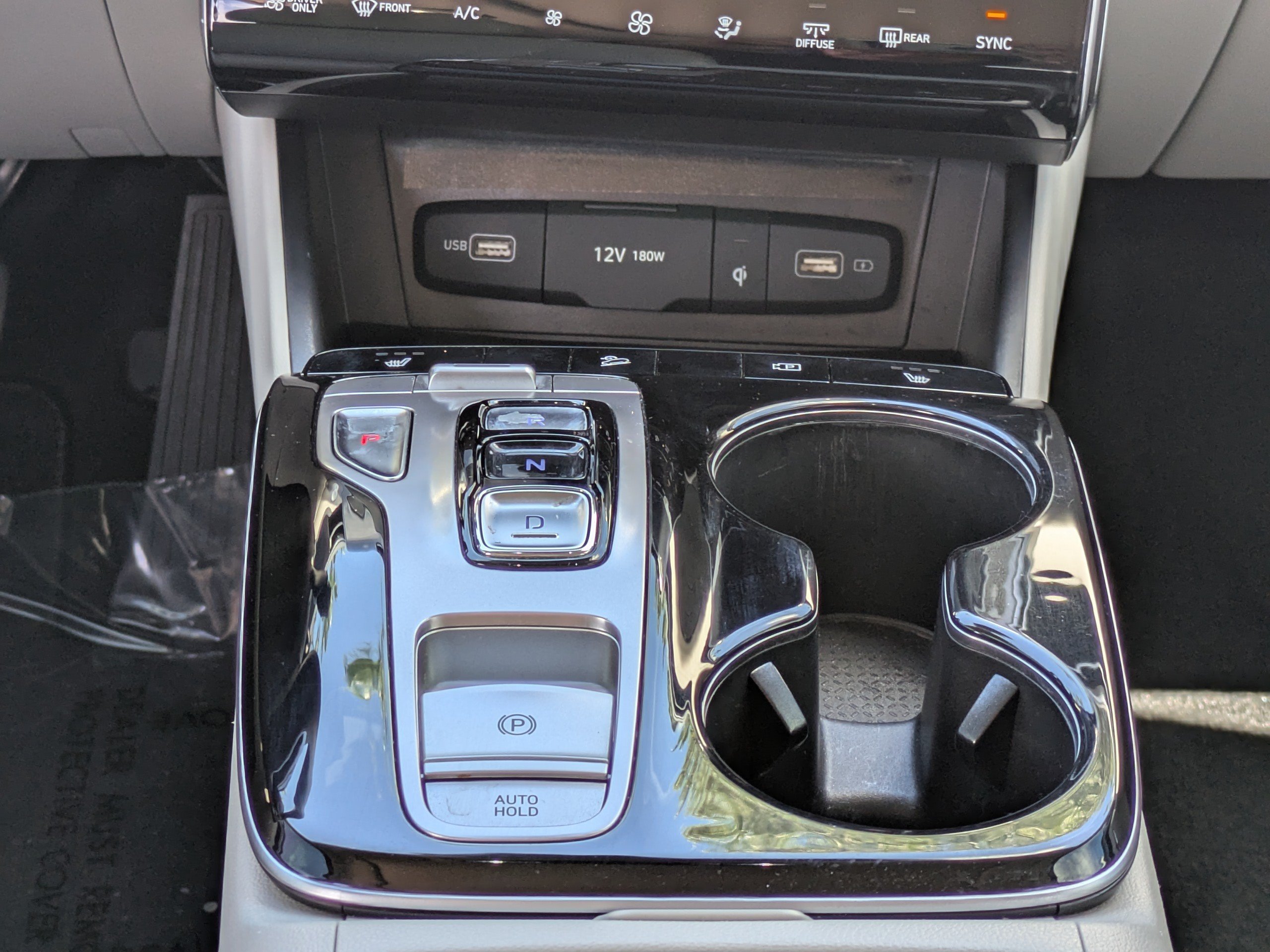 Certified Used 2024 Amazon Gray Hyundai SEL CONVENIENCE image 18