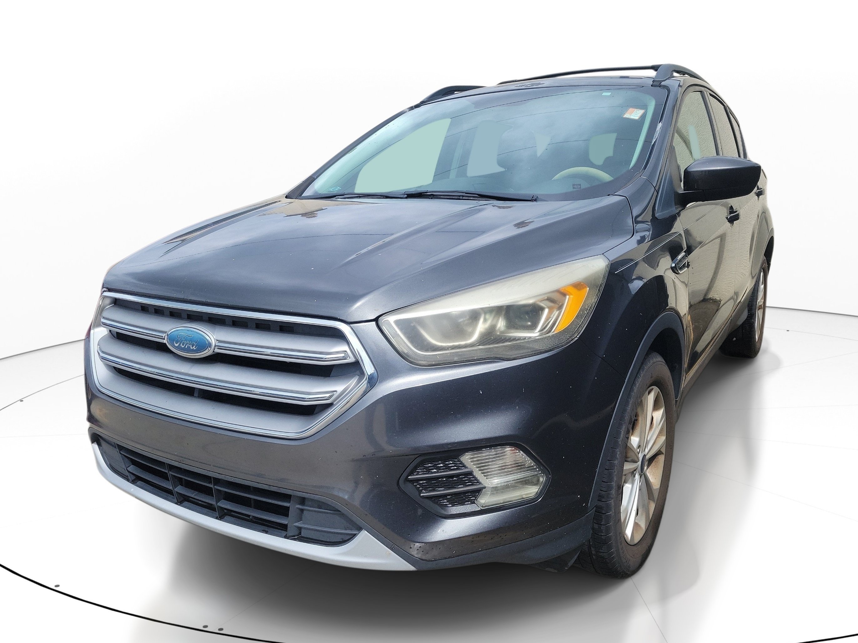 Used 2017 Magnetic Ford SE image 3