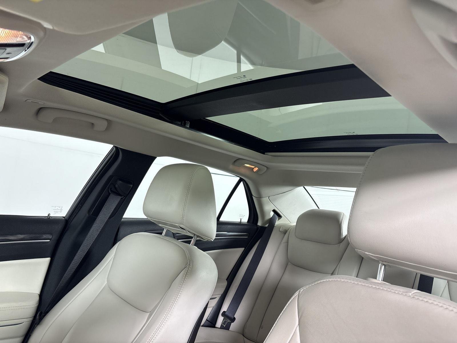 Used 2020 Silver Mist Clearcoat Chrysler Touring L image 7
