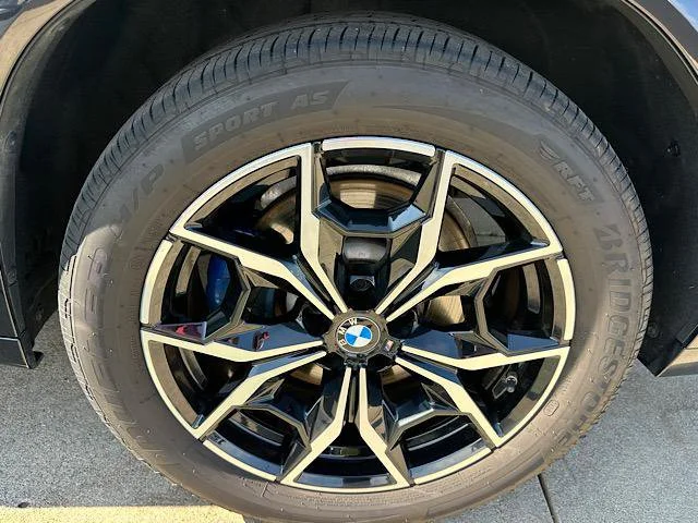 Used 2022 Black Sapphire Metallic BMW M40i image 32