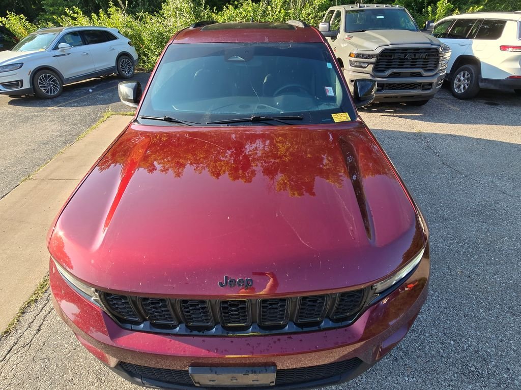 Used 2023 Red Jeep Altitude X image 13