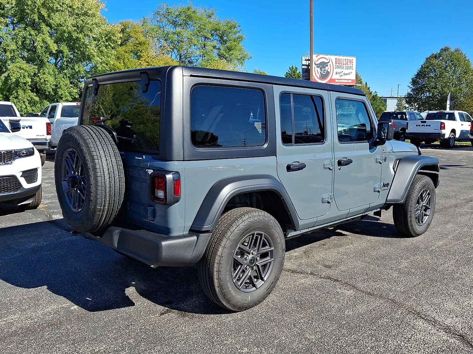 New 2026 Anvil Clear-Coat Exterior Paint Jeep Sport S image 8
